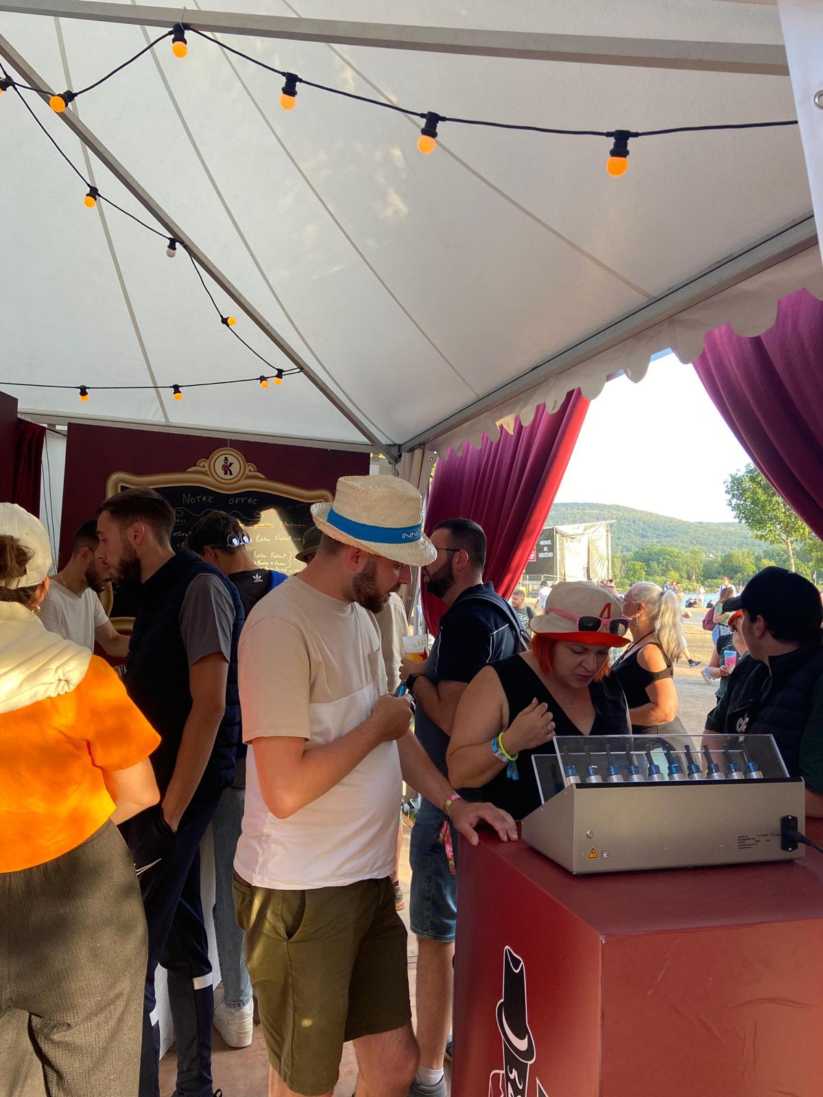 Intérieur du stand Cirkus Eurockéennes